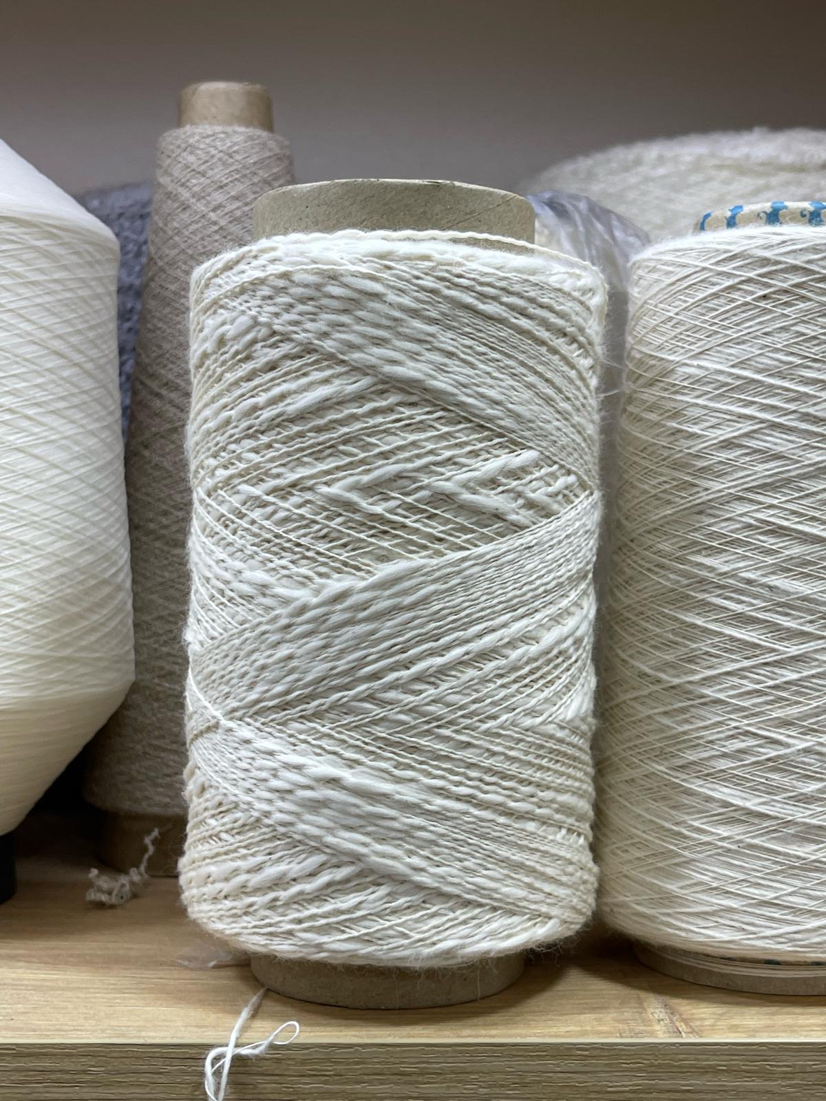 Beyaz Fantezi İplik